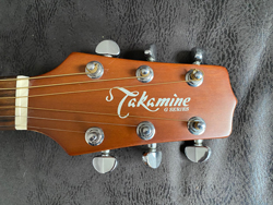 guitare acoustique Takamine